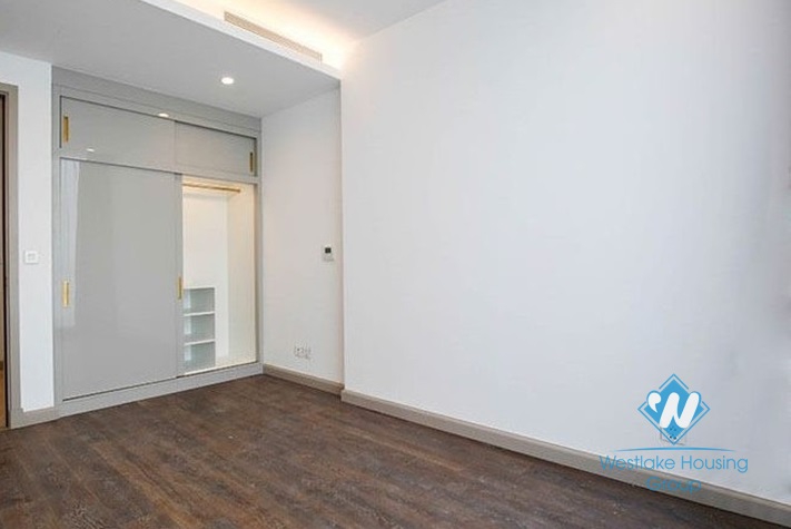 Spacious apartment with 4 bedrooms for rent in Sun Plaza, Thuy Khue st, Ba Dinh area.